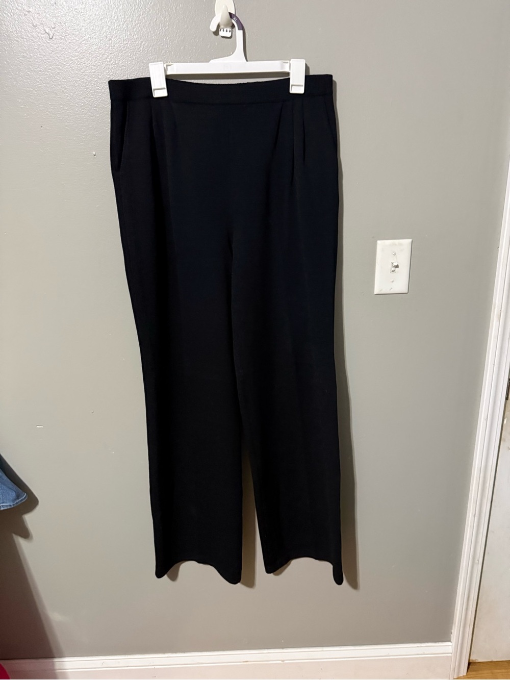 St. John Collection by Marie Gray Black Santana Knit Pants size 14